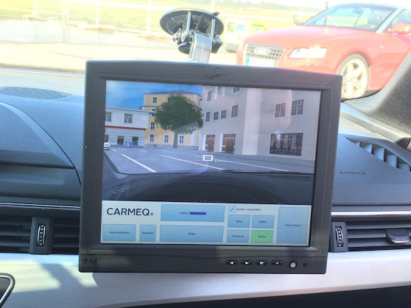 虛擬現(xiàn)實(shí)內(nèi)的操作板，顯示屏上顯示的是VR眼鏡內(nèi)畫面